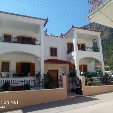 Delicatessen House Apartment Leonidio Bagian luar foto