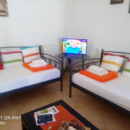 Delicatessen House Apartment Leonidio Bagian luar foto