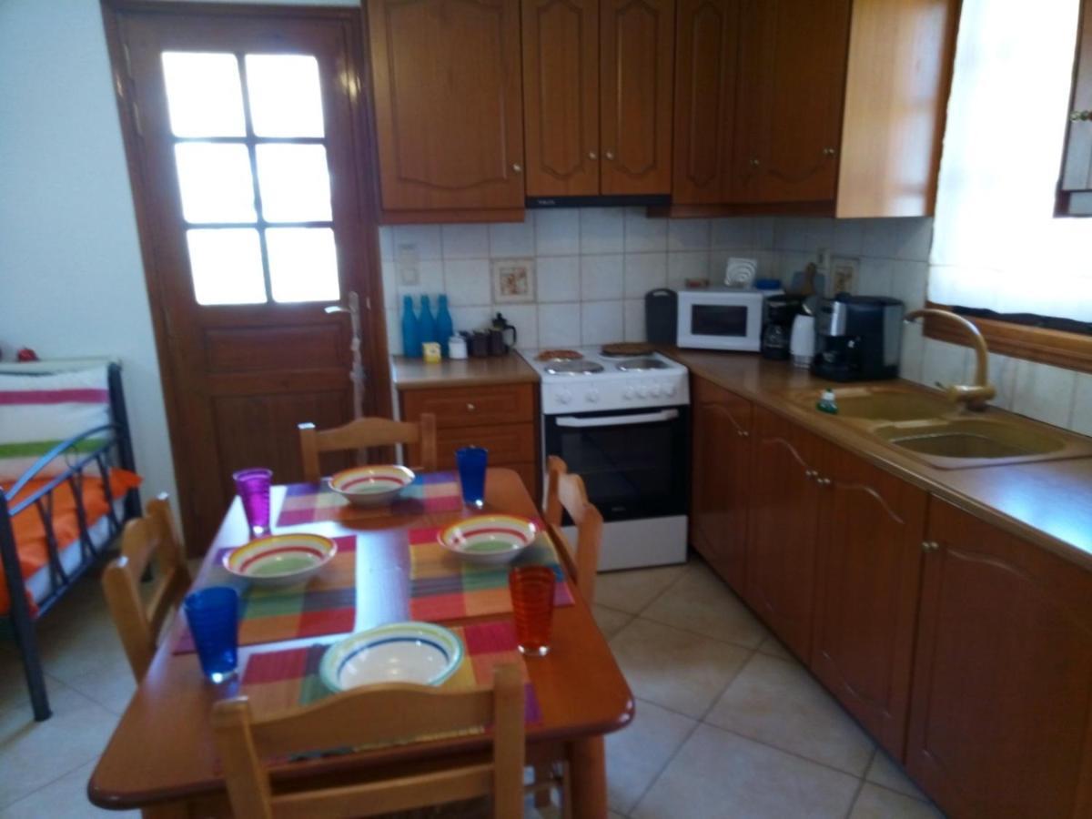 Delicatessen House Apartment Leonidio Bagian luar foto