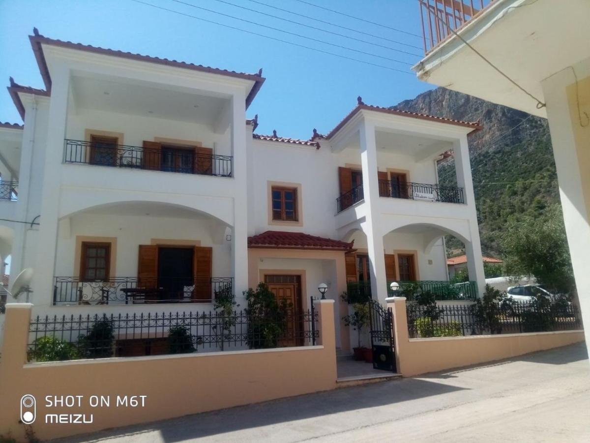 Delicatessen House Apartment Leonidio Bagian luar foto