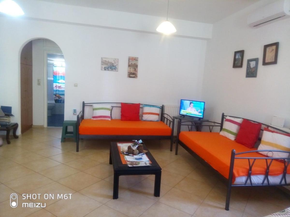 Delicatessen House Apartment Leonidio Bagian luar foto