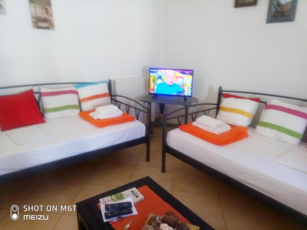 Delicatessen House Apartment Leonidio Bagian luar foto